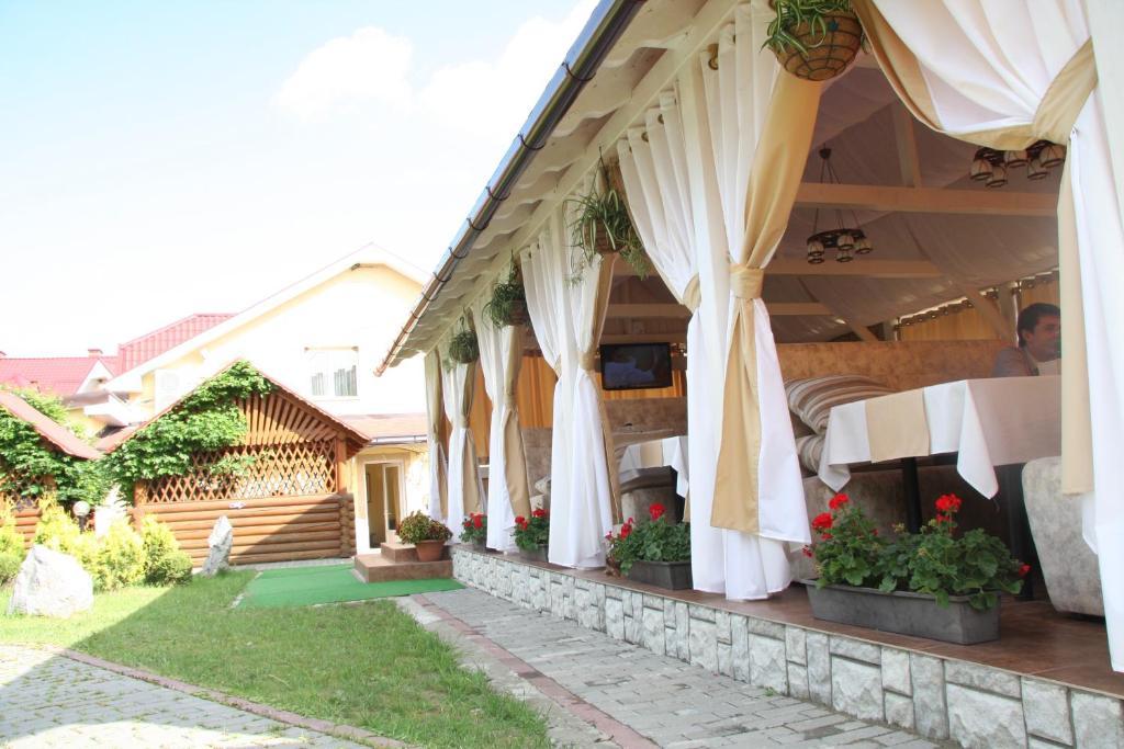 Europe Hotell Uzjhorod Exteriör bild