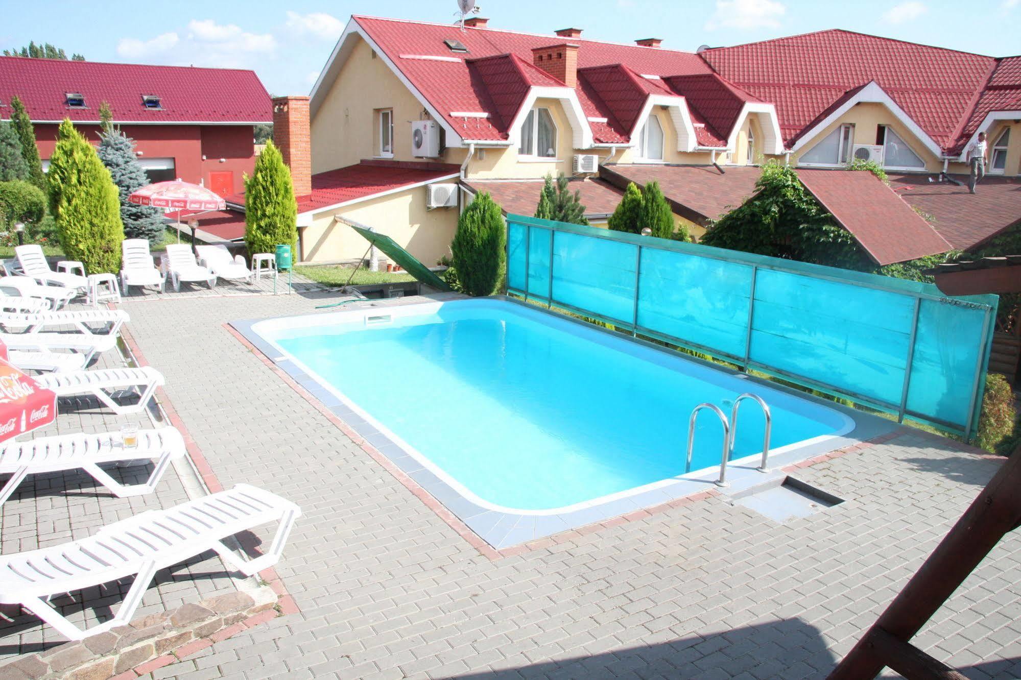 Europe Hotell Uzjhorod Exteriör bild