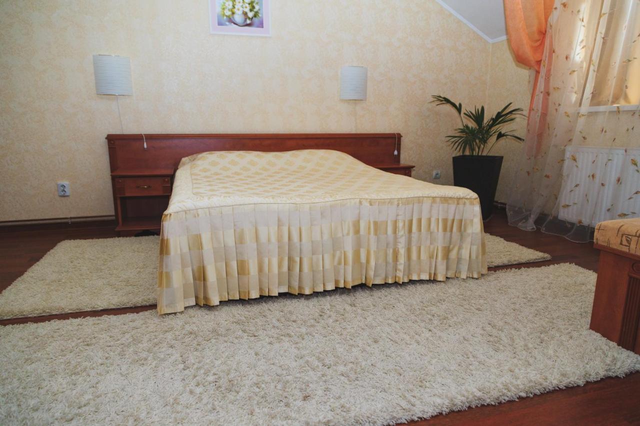 Europe Hotell Uzjhorod Exteriör bild