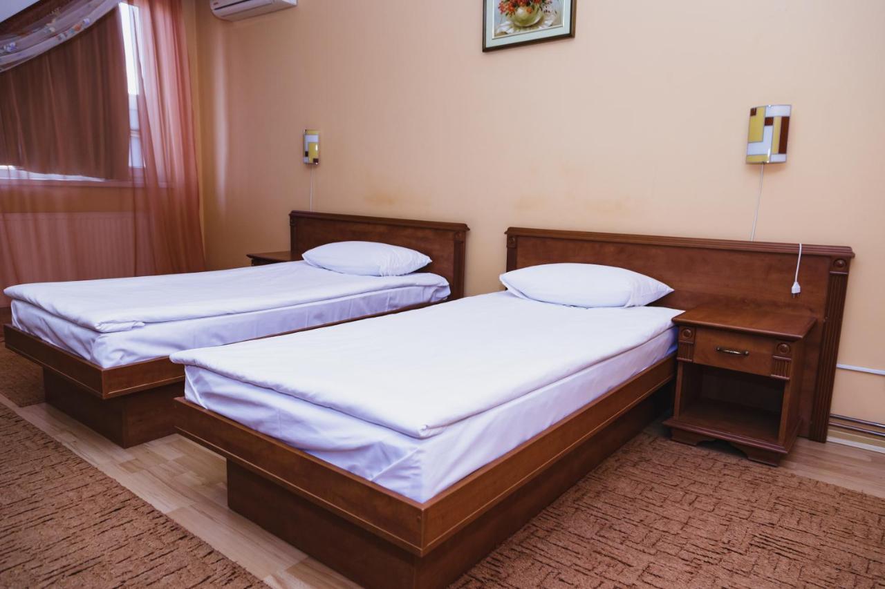 Europe Hotell Uzjhorod Exteriör bild