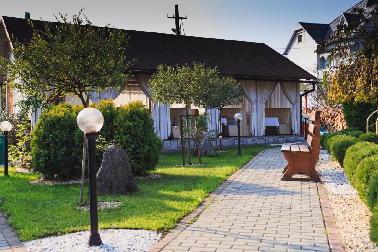 Europe Hotell Uzjhorod Exteriör bild